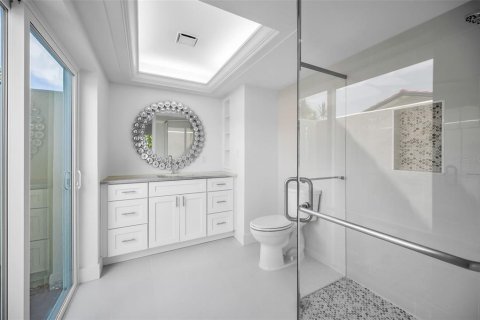 House in Saint Petersburg, Florida 3 bedrooms, 185.43 sq.m. № 1875953 - photo 27