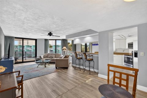 Copropriété à vendre à Daytona Beach Shores, Floride: 2 chambres, 145.02 m2 № 2414979 - photo 12