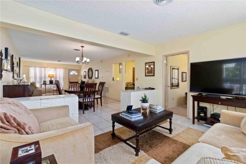 Casa en venta en North Miami Beach, Florida, 4 dormitorios, 193.61 m2 № 1855271 - foto 5