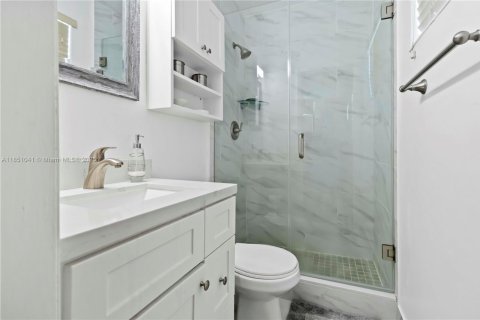 Casa en venta en North Miami Beach, Florida, 4 dormitorios, 193.61 m2 № 1855271 - foto 21