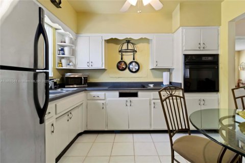 Casa en venta en North Miami Beach, Florida, 4 dormitorios, 193.61 m2 № 1855271 - foto 12