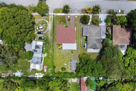 Casa en venta en North Miami Beach, Florida, 4 dormitorios, 193.61 m2 № 1855271 - foto 29