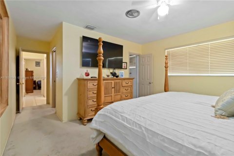 Casa en venta en North Miami Beach, Florida, 4 dormitorios, 193.61 m2 № 1855271 - foto 20