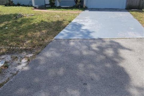 Casa en venta en Pompano Beach, Florida, 3 dormitorios, 110 m2 № 1693119 - foto 1