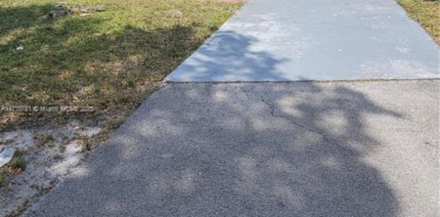 Casa en Pompano Beach, Florida 3 dormitorios, 110 m2 № 1693119