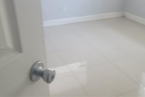 Casa en venta en Pompano Beach, Florida, 3 dormitorios, 110 m2 № 1693119 - foto 6
