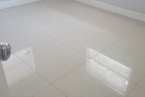 Casa en venta en Pompano Beach, Florida, 3 dormitorios, 110 m2 № 1693119 - foto 7