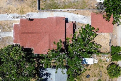House in Saint Petersburg, Florida 4 bedrooms, 134.52 sq.m. № 1655610 - photo 4