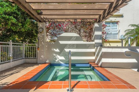 Condo in Miami Beach, Florida, 3 bedrooms  № 1841214 - photo 27