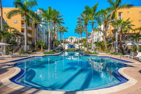 Condo in Miami Beach, Florida, 3 bedrooms  № 1841214 - photo 25