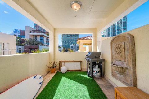 Condo in Miami Beach, Florida, 3 bedrooms  № 1841214 - photo 15