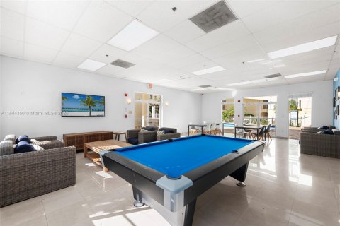 Condo in Miami Beach, Florida, 3 bedrooms  № 1841214 - photo 30