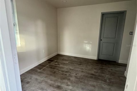 Propiedad comercial en venta en Clearwater, Florida, 4 dormitorios, 89.19 m2 № 2143070 - foto 5