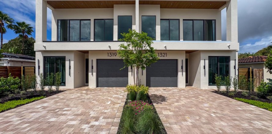 Townhouse in Fort Lauderdale, Florida 4 bedrooms, 218.41 sq.m. № 2194853