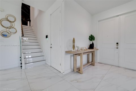 Купить виллу или дом в Майами, Флорида 4 спальни, 237.46м2, № 2019121 - фото 4