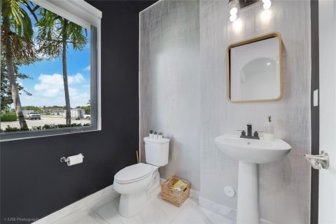 Купить виллу или дом в Майами, Флорида 4 спальни, 237.46м2, № 2019121 - фото 22