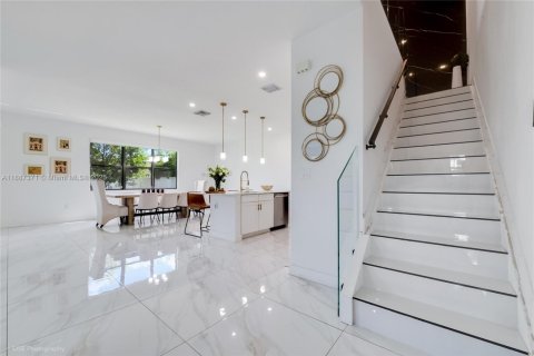 Купить виллу или дом в Майами, Флорида 4 спальни, 237.46м2, № 2019121 - фото 5