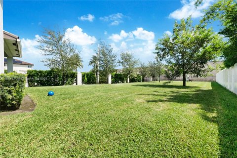 Купить виллу или дом в Майами, Флорида 4 спальни, 237.46м2, № 2019121 - фото 25