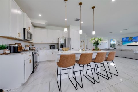 Купить виллу или дом в Майами, Флорида 4 спальни, 237.46м2, № 2019121 - фото 9