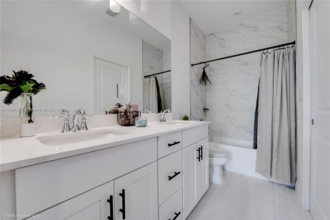 Купить виллу или дом в Майами, Флорида 4 спальни, 237.46м2, № 2019121 - фото 20