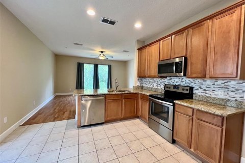 House in Orlando, Florida 4 bedrooms, 257.06 sq.m. № 2227599 - photo 3