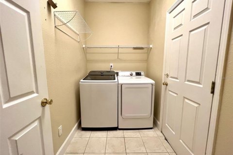 House in Orlando, Florida 4 bedrooms, 257.06 sq.m. № 2227599 - photo 14