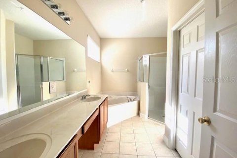 House in Orlando, Florida 4 bedrooms, 257.06 sq.m. № 2227599 - photo 16