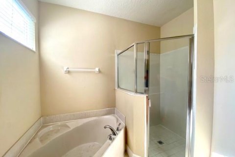 House in Orlando, Florida 4 bedrooms, 257.06 sq.m. № 2227599 - photo 17