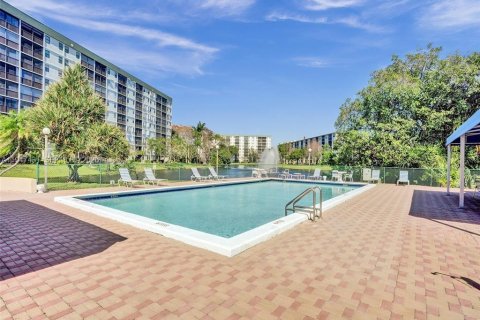 Снять в аренду кондоминиум в Помпано-Бич, Флорида 1 спальня, 75.25м2, № 2003549 - фото 21