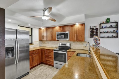 Снять в аренду кондоминиум в Помпано-Бич, Флорида 1 спальня, 75.25м2, № 2003549 - фото 17