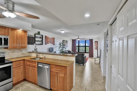 Снять в аренду кондоминиум в Помпано-Бич, Флорида 1 спальня, 75.25м2, № 2003549 - фото 24