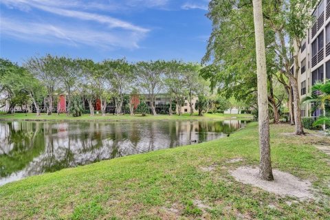 Снять в аренду кондоминиум в Помпано-Бич, Флорида 1 спальня, 75.25м2, № 2003549 - фото 22