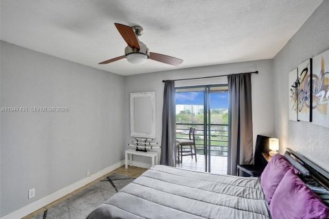 Снять в аренду кондоминиум в Помпано-Бич, Флорида 1 спальня, 75.25м2, № 2003549 - фото 7