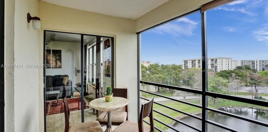 Кондоминиум с 1 спальней в Помпано-Бич, Флорида № 2003549