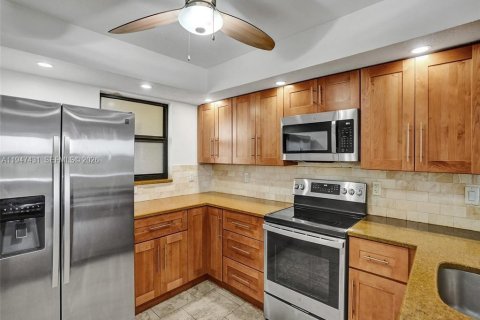 Снять в аренду кондоминиум в Помпано-Бич, Флорида 1 спальня, 75.25м2, № 2003549 - фото 11