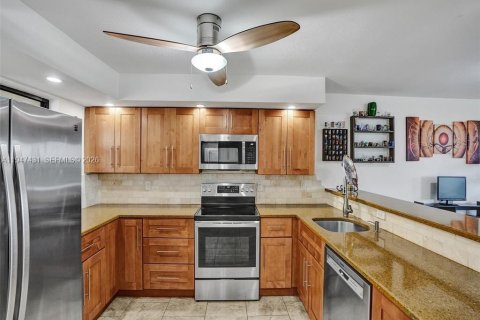 Снять в аренду кондоминиум в Помпано-Бич, Флорида 1 спальня, 75.25м2, № 2003549 - фото 20