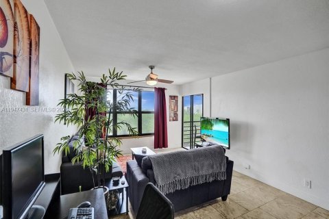 Снять в аренду кондоминиум в Помпано-Бич, Флорида 1 спальня, 75.25м2, № 2003549 - фото 16