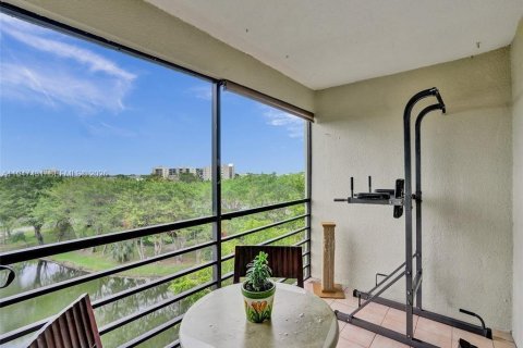 Снять в аренду кондоминиум в Помпано-Бич, Флорида 1 спальня, 75.25м2, № 2003549 - фото 4