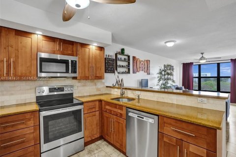 Снять в аренду кондоминиум в Помпано-Бич, Флорида 1 спальня, 75.25м2, № 2003549 - фото 12