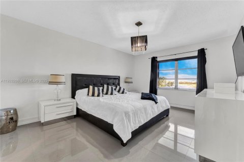 Copropriété à vendre à Hallandale Beach, Floride: 1 chambre, 78.97 m2 № 1986905 - photo 17