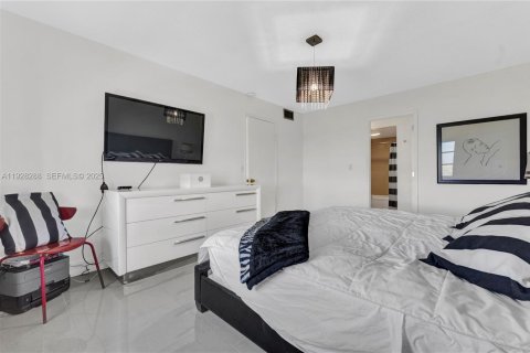 Copropriété à vendre à Hallandale Beach, Floride: 1 chambre, 78.97 m2 № 1986905 - photo 18
