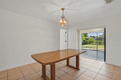House in Cape Coral, Florida 3 bedrooms, 182.92 sq.m. № 1786199 - photo 16