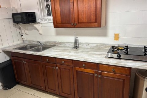 House in Tampa, Florida 5 bedrooms, 110.18 sq.m. № 2202994 - photo 23