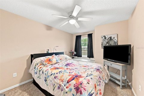House in New Port Richey, Florida 3 bedrooms, 165.18 sq.m. № 2349440 - photo 25