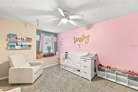House in New Port Richey, Florida 3 bedrooms, 165.18 sq.m. № 2349440 - photo 22