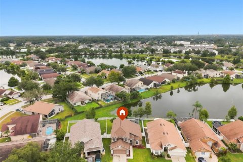 House in New Port Richey, Florida 3 bedrooms, 165.18 sq.m. № 2349440 - photo 3