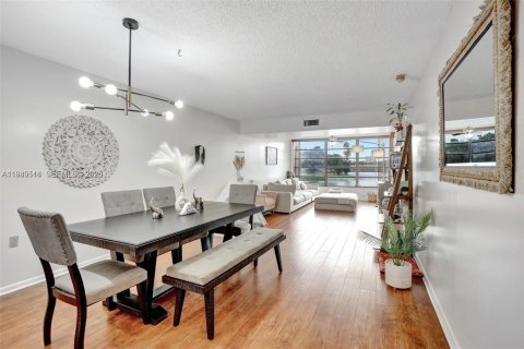 Condominio en venta en Davie, Florida, 2 dormitorios, 128.67 m2 № 2006786 - foto 10