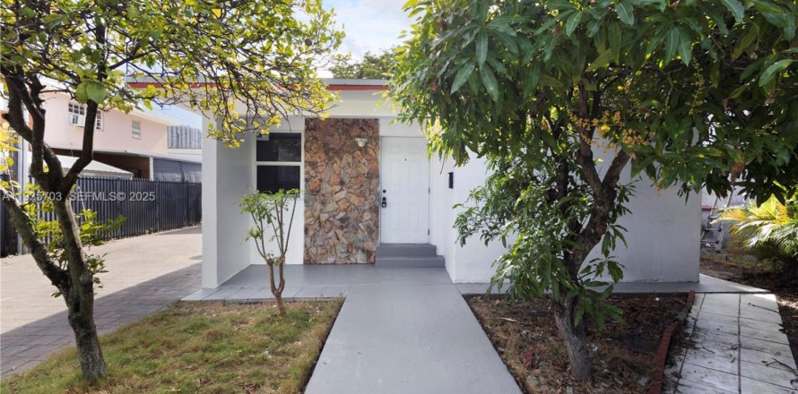 Casa en Miami, Florida 2 dormitorios, 184.69 m2 № 1993845