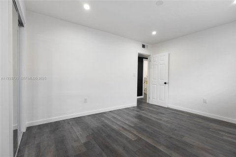 Casa en alquiler en Miami, Florida, 2 dormitorios, 184.69 m2 № 1993845 - foto 14