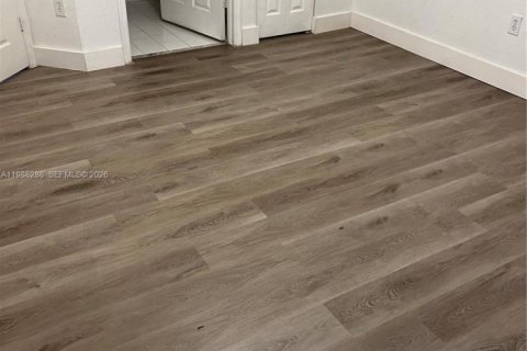 Снять в аренду кондоминиум в Дорал, Флорида 3 спальни, 117.06м2, № 2050342 - фото 8